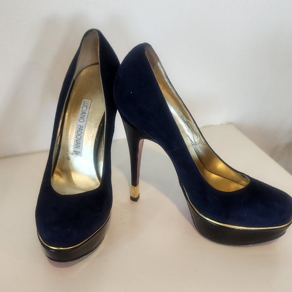 Dark blue velvet size 6 1/2 heels